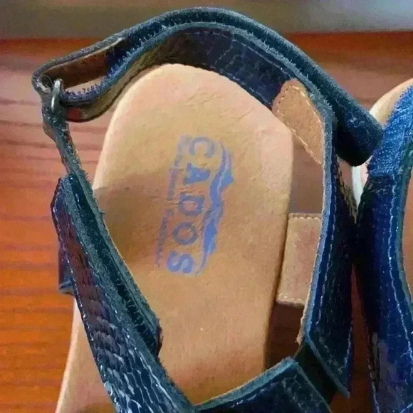 Woman’s Cados Navy Velcro strap sandals Sz 8/39 - Picture 2 of 8